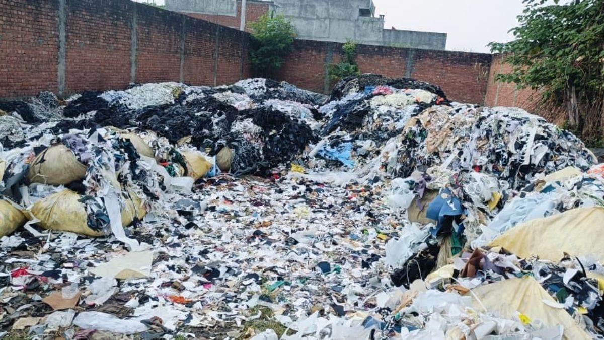 haridwar news illegal sugarcane crushers sealed for burning plastic