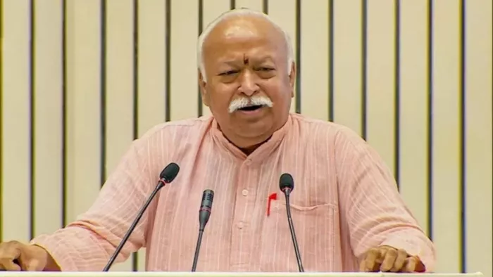 मोहन भागवत ने लॉन्च किया संघ गीत एल्बम (फाइल फोटो)