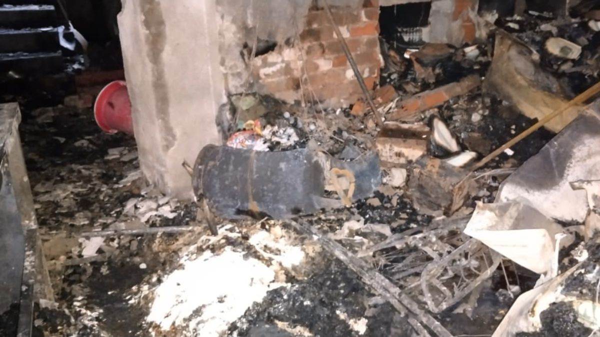 aurangabad cylinder caught fire while making chhath prasad explosion while extinguishing 34 injured two dozen referes