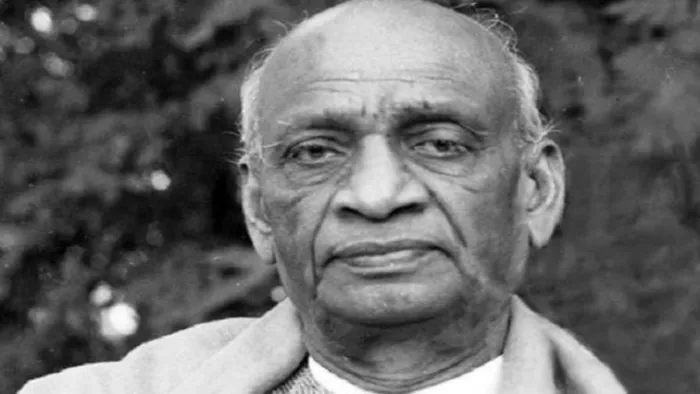 सरदार पटेल की चेतावनी के बाद विदेशी कंपनियों ने स्टूडियो खोलने की योजना रोक दी थी।