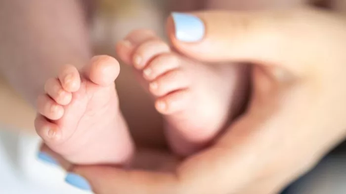 फूल गया था 15 दिन के शिशु का पेट, हकीम ने इलाज के नाम पर गर्म सलाखों से दागा; जल गया बच्चा