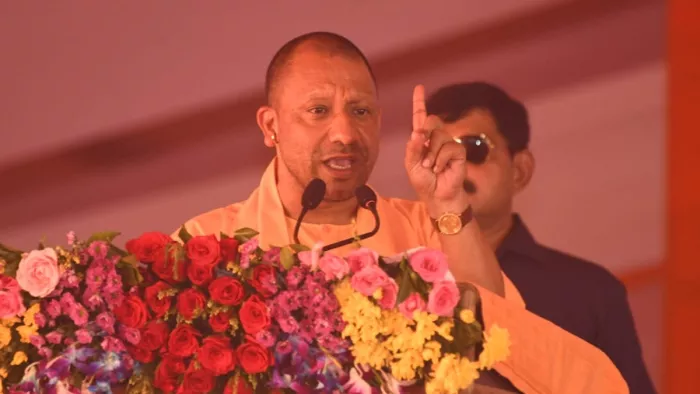 UP News: कानपुर में जनसभा को संबोधित करते मुख्यमंत्री योगी आदित्यनाथ