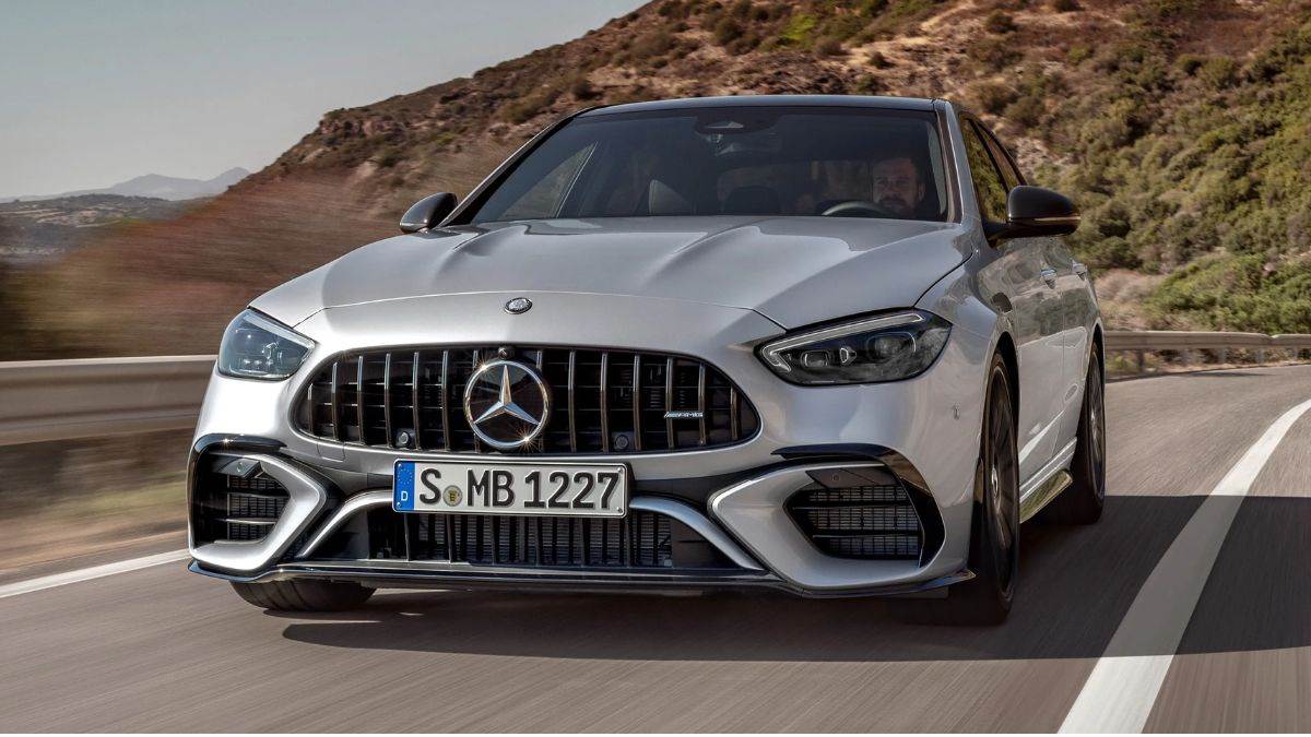 https://www.jagranimages.com/images/newimg/29102024/29_10_2024-mercedes_amg_c63_0975_23823436.jpg
