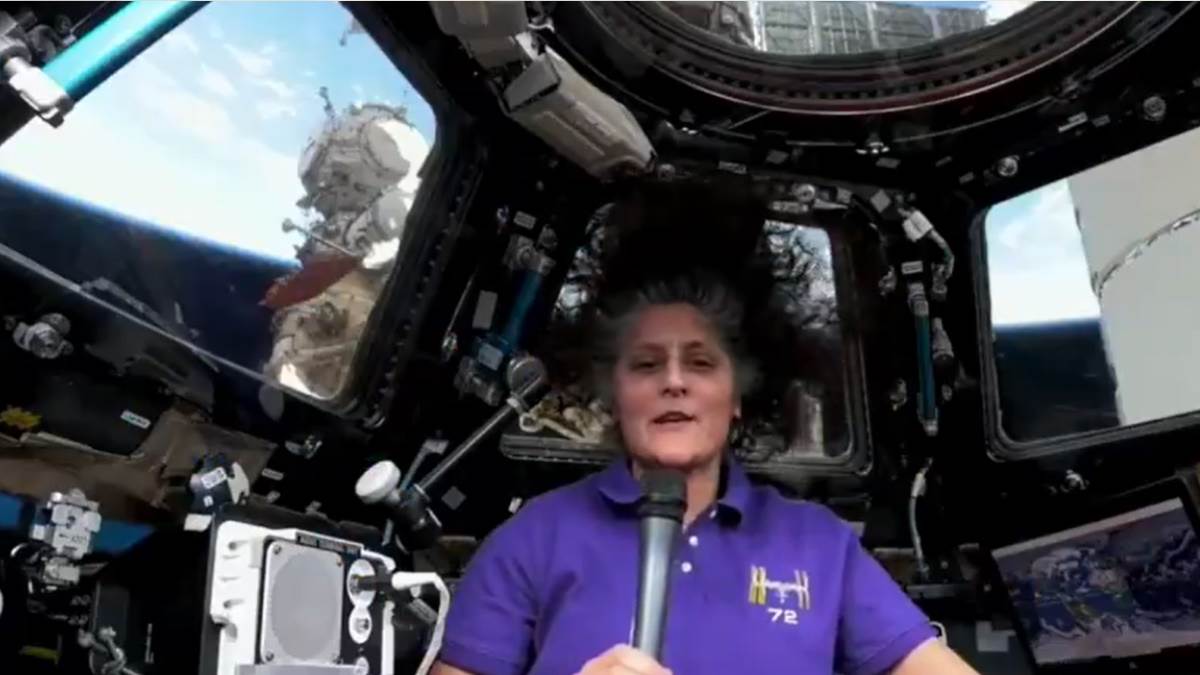 sunita williams sends diwali wishes from space