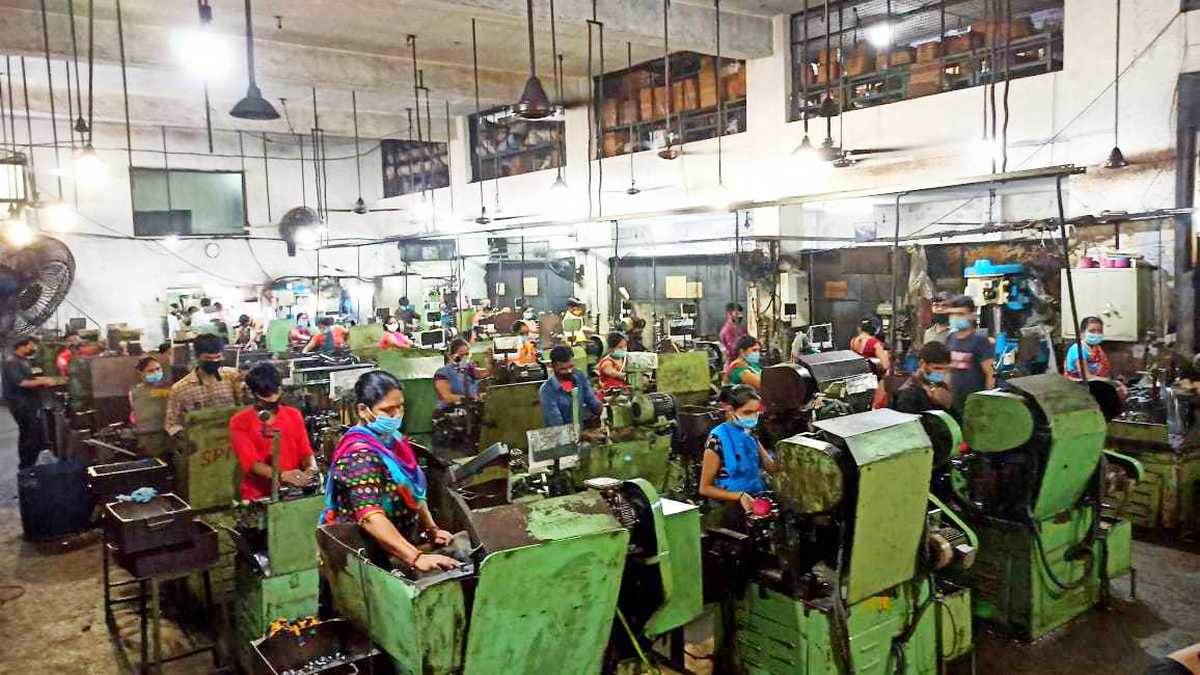 https://www.jagranimages.com/images/newimg/29112022/29_11_2022-auto_parts_industry_23235383.jpg
