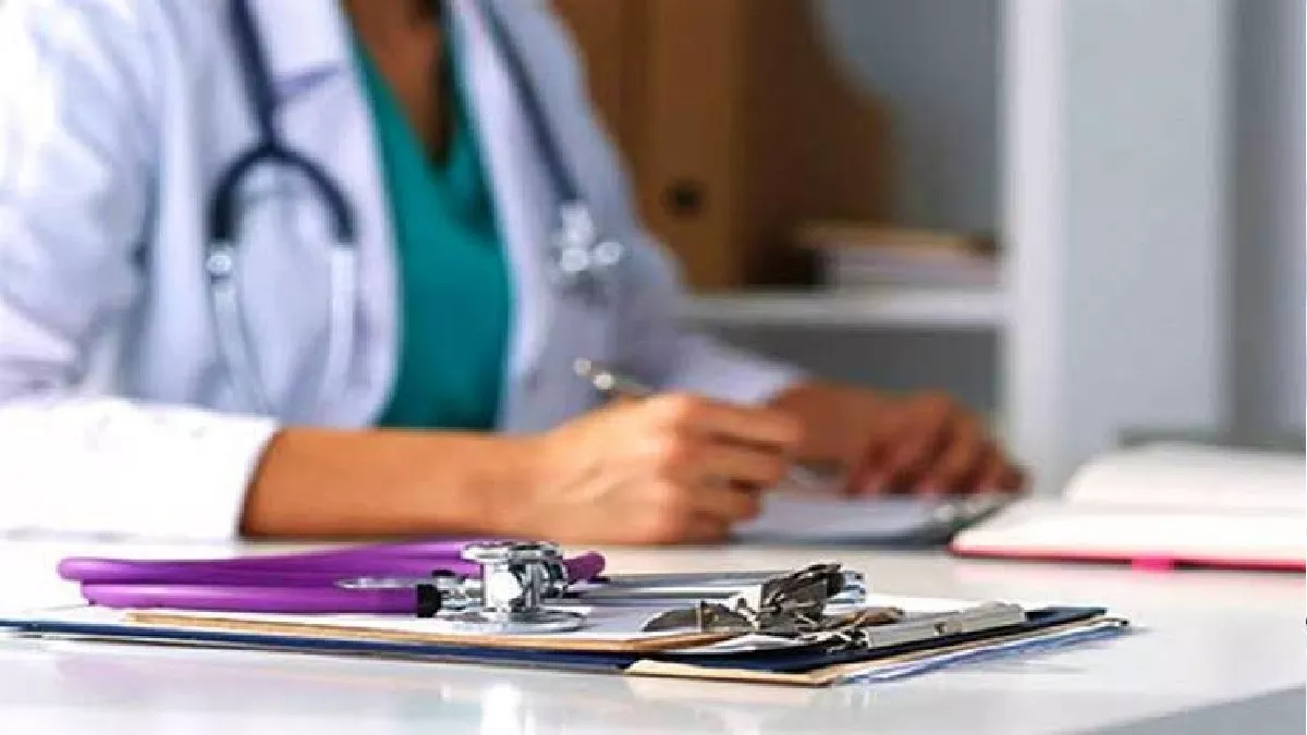 Doctors Recruitment In UP: यूपी में 2,382 विशेषज्ञ डाक्टरों की होगी भर्ती।