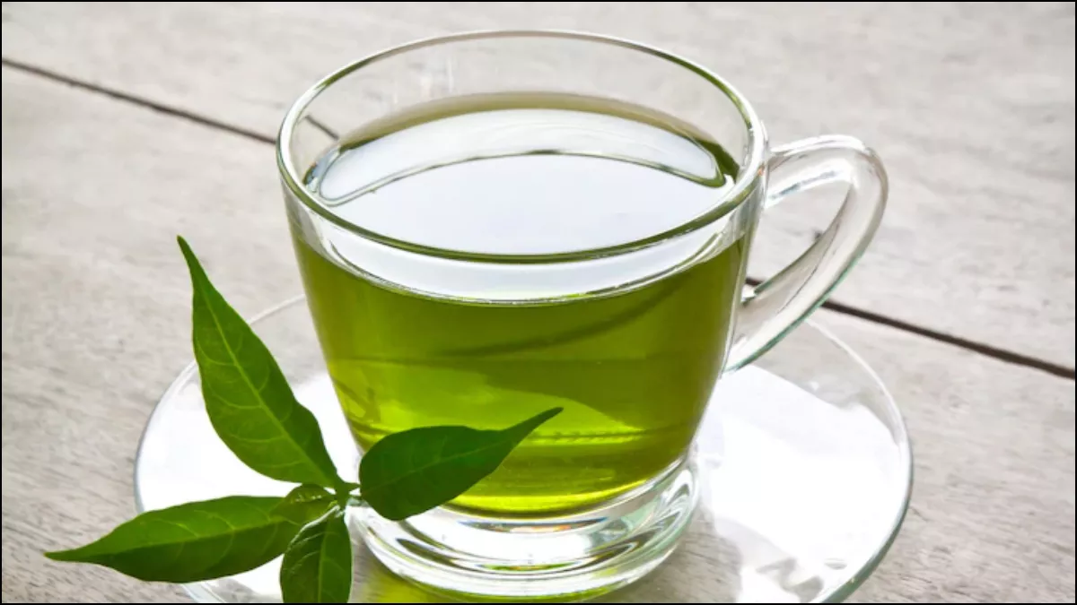 Green Tea Side Effects: जरूरत से ज्यादा ग्रीन टी पी रहे हैं तो हो जाएं सावधान, नुकसान जानकर रह जाएंगे हैरान
