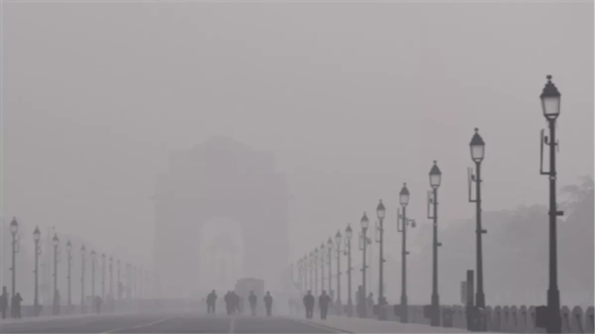 Air Pollution: पराली के बिना भी दमघोंटू हुई दिल्ली की हवा, इन आठ इलाकों का AQI 400 से ऊपर