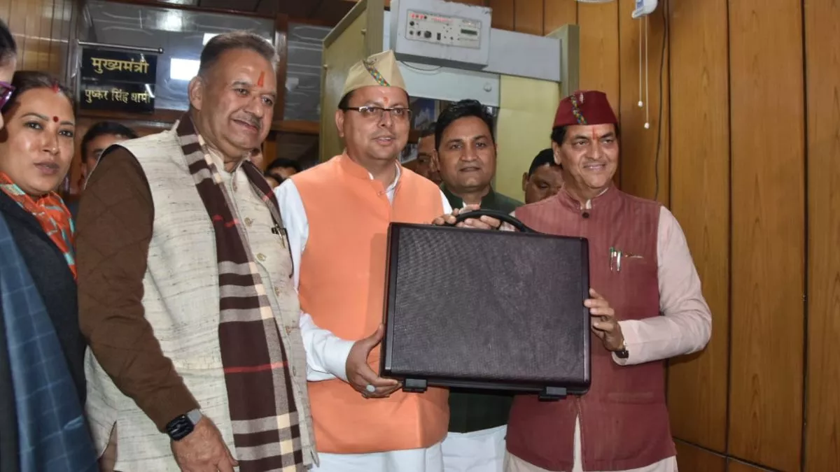 Uttarakhand Assembly Session : वित्त मंत्री प्रेमचंद अग्रवाल ने 4867 करोड़ रुपये का अनुपूरक बजट सदन के पटल पर रखा।