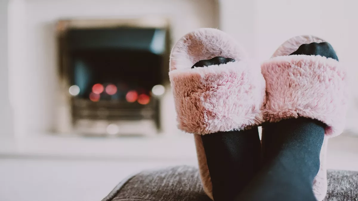 Winter Slippers For Men & Women: विंटर में पैरों को गर्माहट देने के लिए बेस्ट हैं ये स्लीपर्स, मिलेगा कम्फर्ट