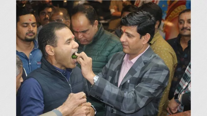 लंदन के भारतवंशी डिप्टी मेयर देंगे इस्तीफा