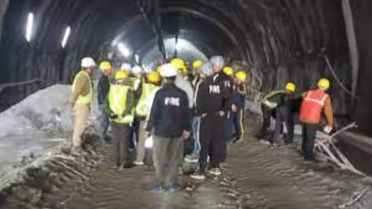 Uttarkashi Tunnel Rescue- बेटे की आस में बैठे पिता की थम गई सांस, 17 दिन से पल-पल का ले रहे थे अपडेट; गम में बदला माहौल