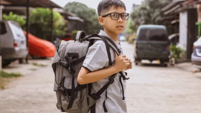 स्कूल जाता है आपका बच्चा, तो जरूर सिखाएं ये आदतें
