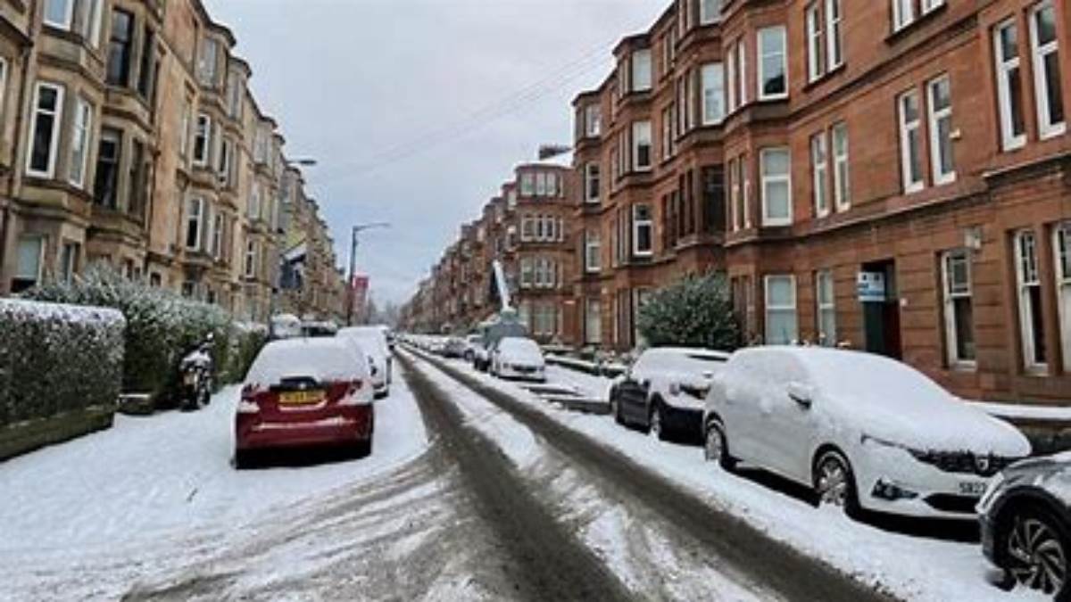 massive 411 mile snowstorm to hit uk this week meteorological department issued alert