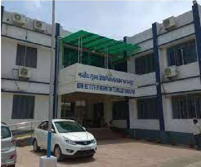 construction of triple it building stopped hostel being built on 50 acres