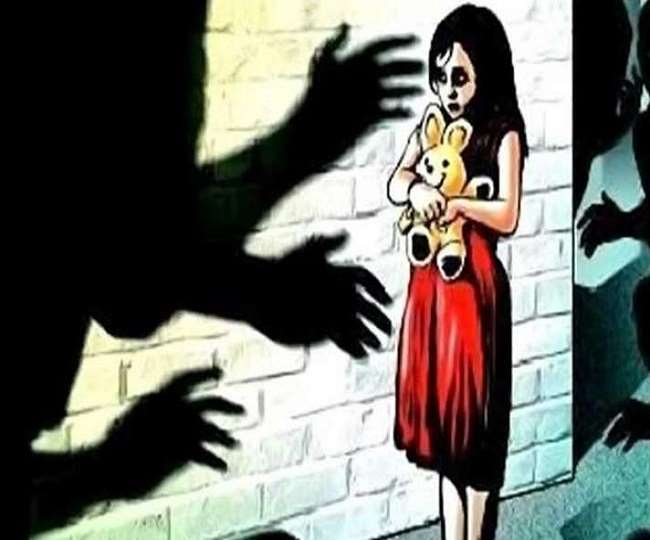 hamirpur old man molested four year child police arrested that man