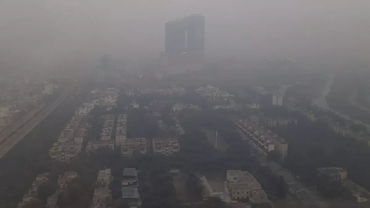 दोपहर बाद दिल्ली एनसीआर में छाई धुंध, बेहद खराब श्रेणी में पहुंचा राजधानी का AQI