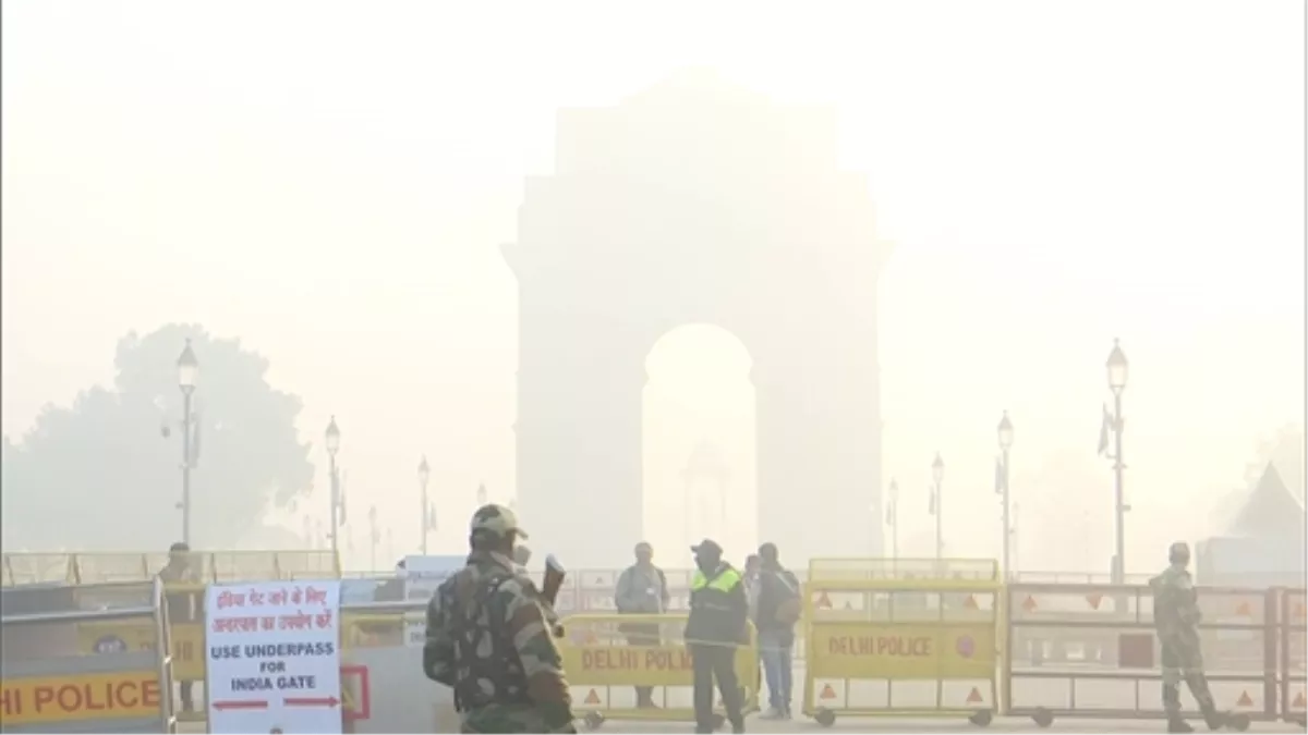 Cold Wave Alert: मौसम विभाग ने नए साल पर जारी किया शीत लहर का येलो अलर्ट, दिल्ली में अब पडे़गा घना कोहरा