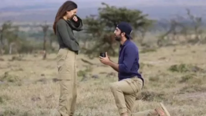Ranbir Kapoor Proposal Photos: रणबीर कपूर फिल्म अभिनेता है।
