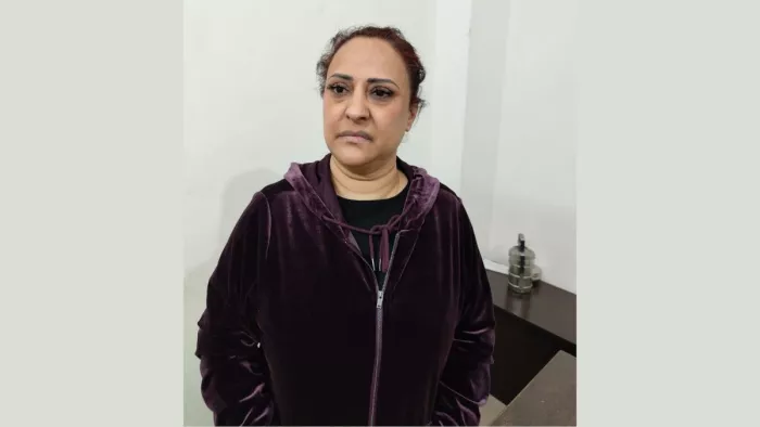 नोएडा में घरेलू सहायिका को बंधक बनाकर पीटा, आरोपित महिला गिरफ्तार