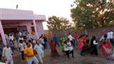 पशुहाट से विकास की पटकथा लिखता मध्य प्रदेश का सुंद्रेल गांव, सालाना होती है सवा करोड़ रुपये की कमाई