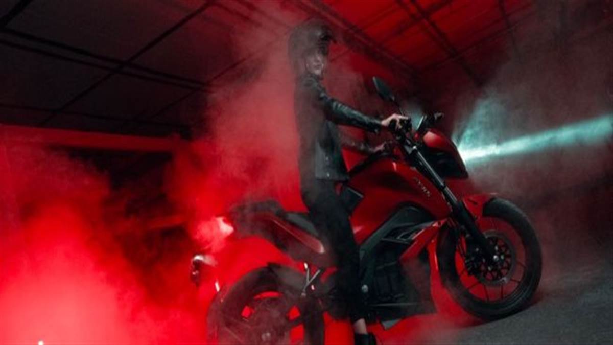 year end discount up to rs 32500 available on tork kratos r check details