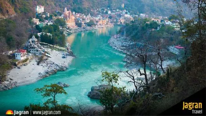 ऋषिकेश, मुनिकीरेती, तपोवन व लक्ष्मण झूला के कई स्थानों पर नव वर्ष मनाना पसंद करते हैं सैलानी। फाइल