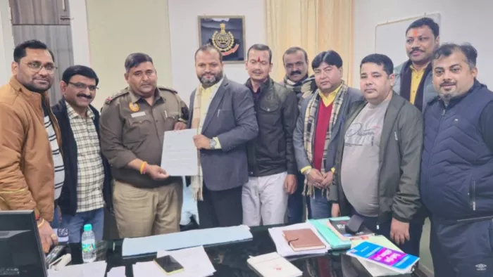 दिल्ली में महिला सम्मान और संजीवनी योजना के नाम पर ठगी।