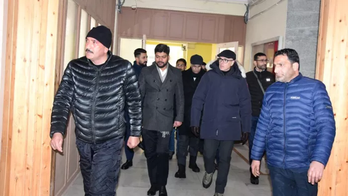 जम्मू कश्मीर के सीएम उमर अब्दुल्ला ने नए साल 2025 की छुट्टियों का कैलेंडर जारी किया।