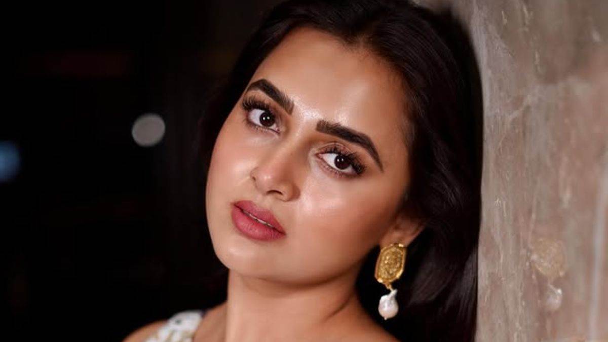 https://www.jagranimages.com/images/newimg/29122024/29_12_2024-tejasswi_prakash_injured_23857845.jpg