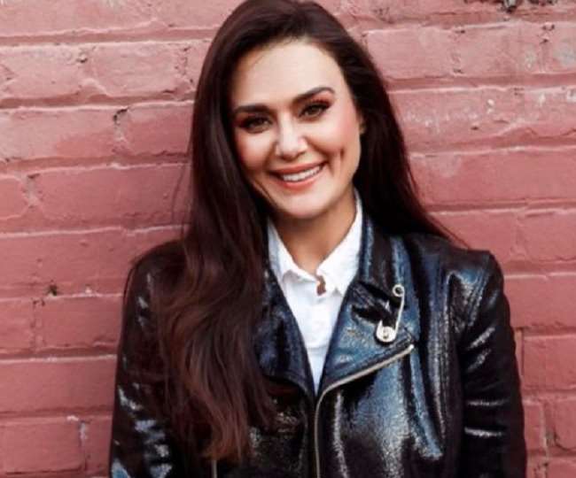 https://www.jagranimages.com/images/newimg/30012022/30_01_2022-preity_zinta1_22424336.jpg