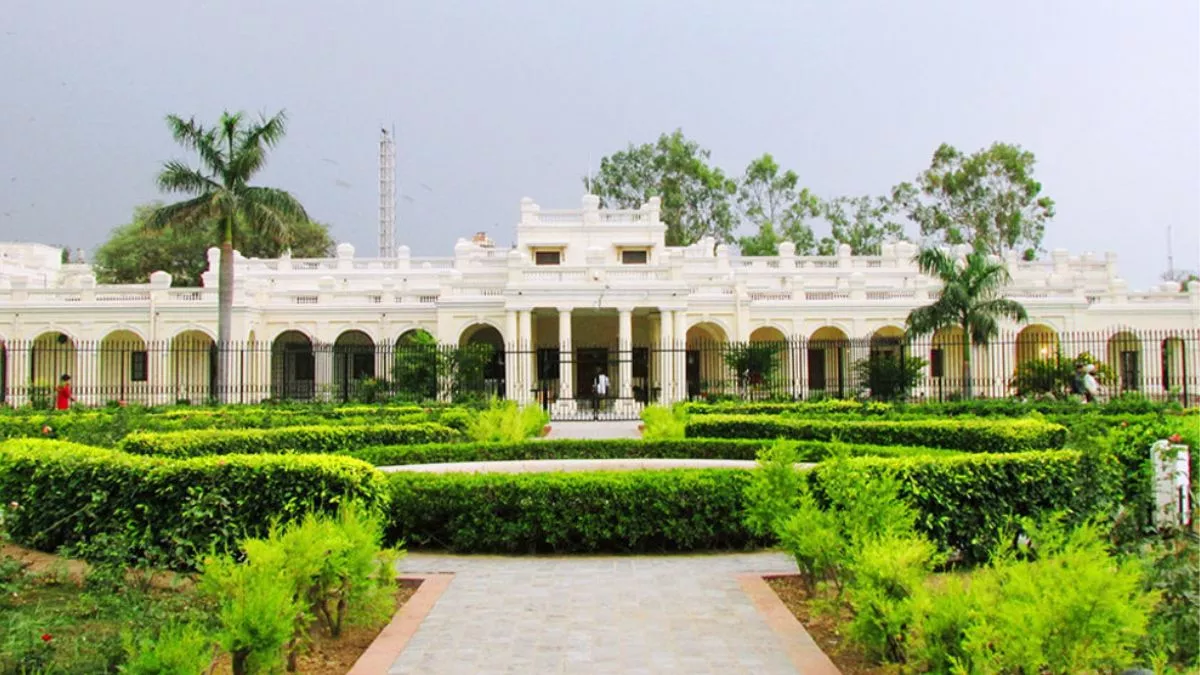 DU Mughal Garden: राष्ट्रपति भवन के पार्क के बाद डीयू के मुगल गार्डन का भी बदला नाम, कुलपति ने दी मंजूरी