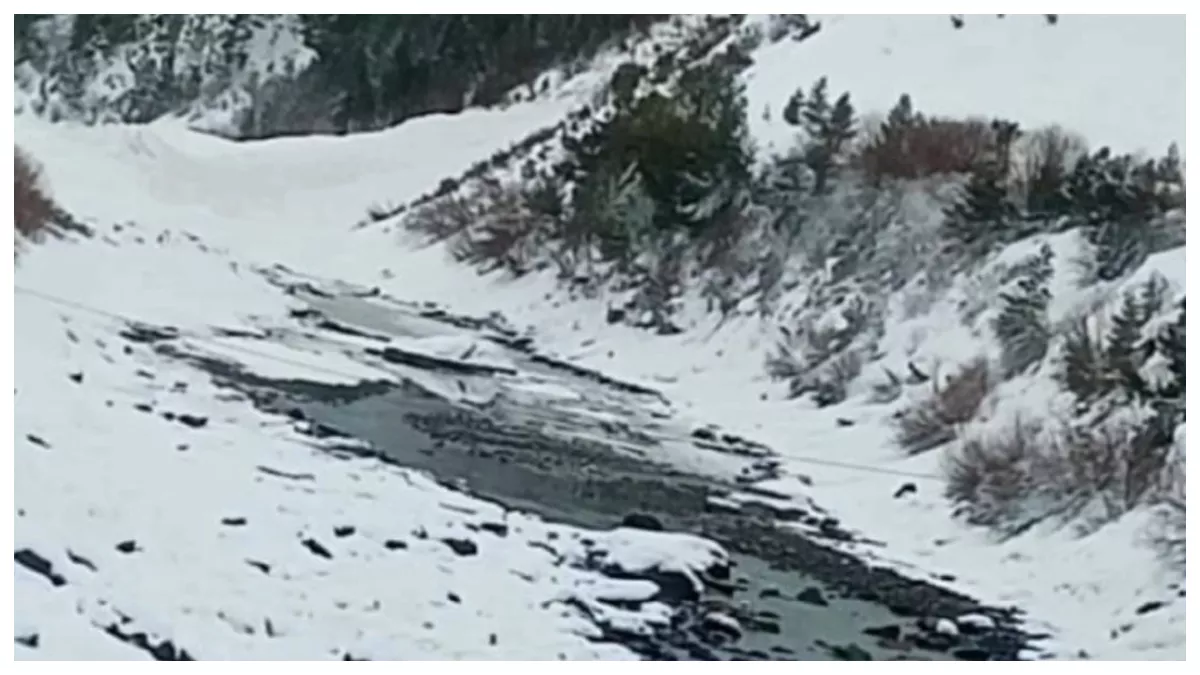 Himachal Pradesh: थिरोट के सामने डिमरु नाले में हिमस्खलन, दो घण्टे रुका रहा चन्द्रभागा नदी का बहाव