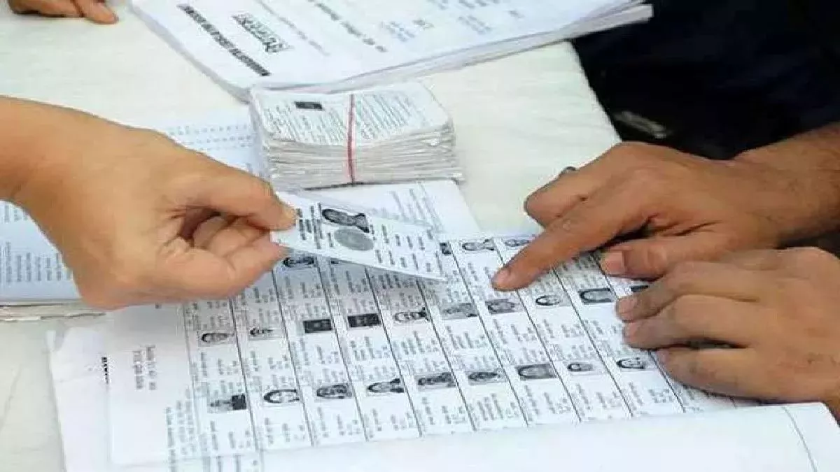 MLC Election Kanpur :  शिक्षक मतदाताओं का उत्साह दोपहर बाद भी बरकरार