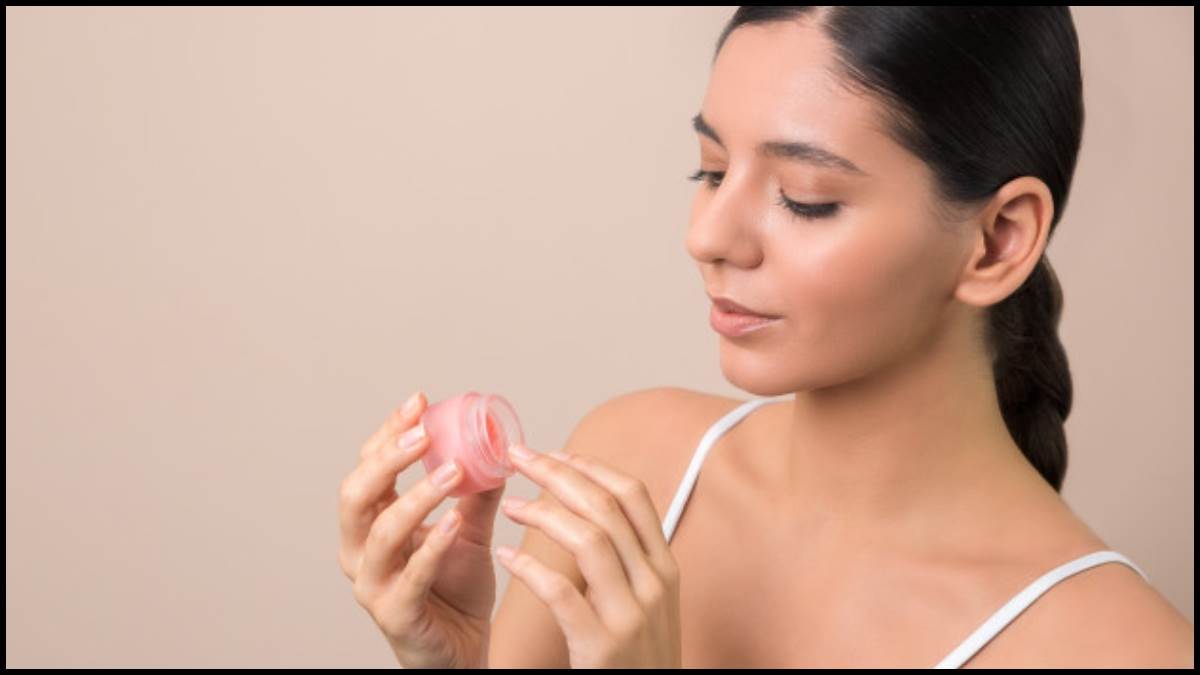 Lip Care Tips सर्द हवाओं ने छीन ली है होंठों की नमी, तो रूखे और बेजान