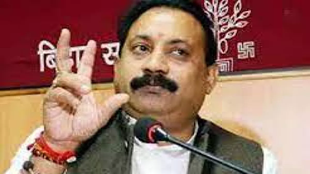 जदयू के नेता व भवन निर्माण मंत्री अशोक चौधरी ने कहा उदयनारायण चौधरी भाजपा के हाथ की कठपुतली हैं।