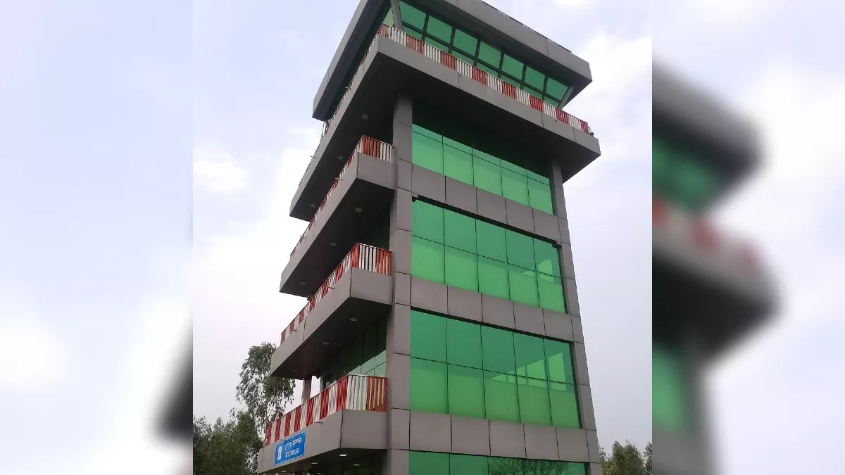 मुरादाबाद हवाई अड्डे पर तैयार कंट्रोल रूम टावर। जागरण आर्काइव