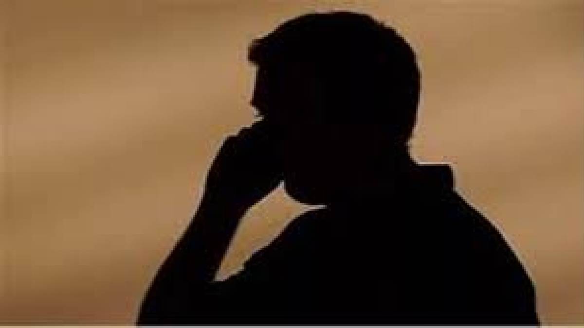 bhagalpur the councilors husband threatened the zonal in charge on phone call for not picking up the garbage from the locality later said i am under stress