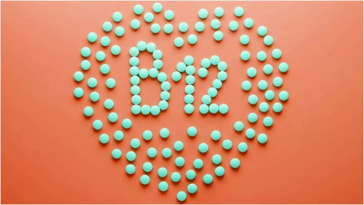 Vitamin B12 Deficiency Symptoms: ये 8 लक्षण दिखें तो समझ जाएं शरीर में हो गई है विटामिन-बी12 की कमी!