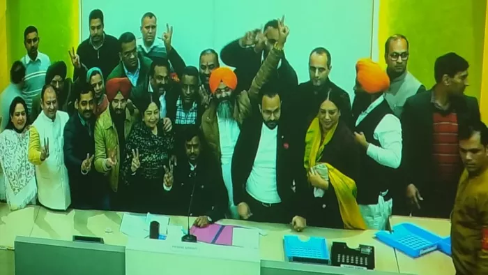 कांग्रेस और आप गठबंधन पर भारी पड़ी बीजेपी