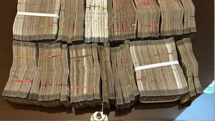 हेमंत सोरेन की कार से बरामद 35 लाख की फोटो।
