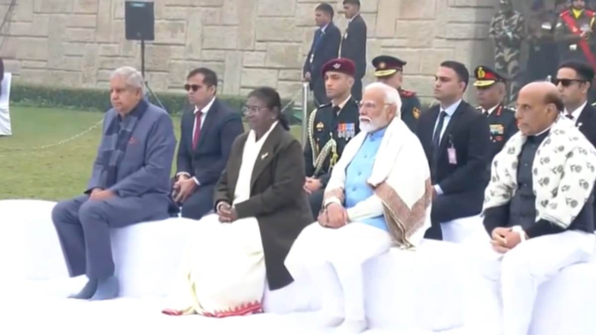 their sacrifices inspire us to serve people said pm modi on mahatma gandhi on his 76th death anniversary