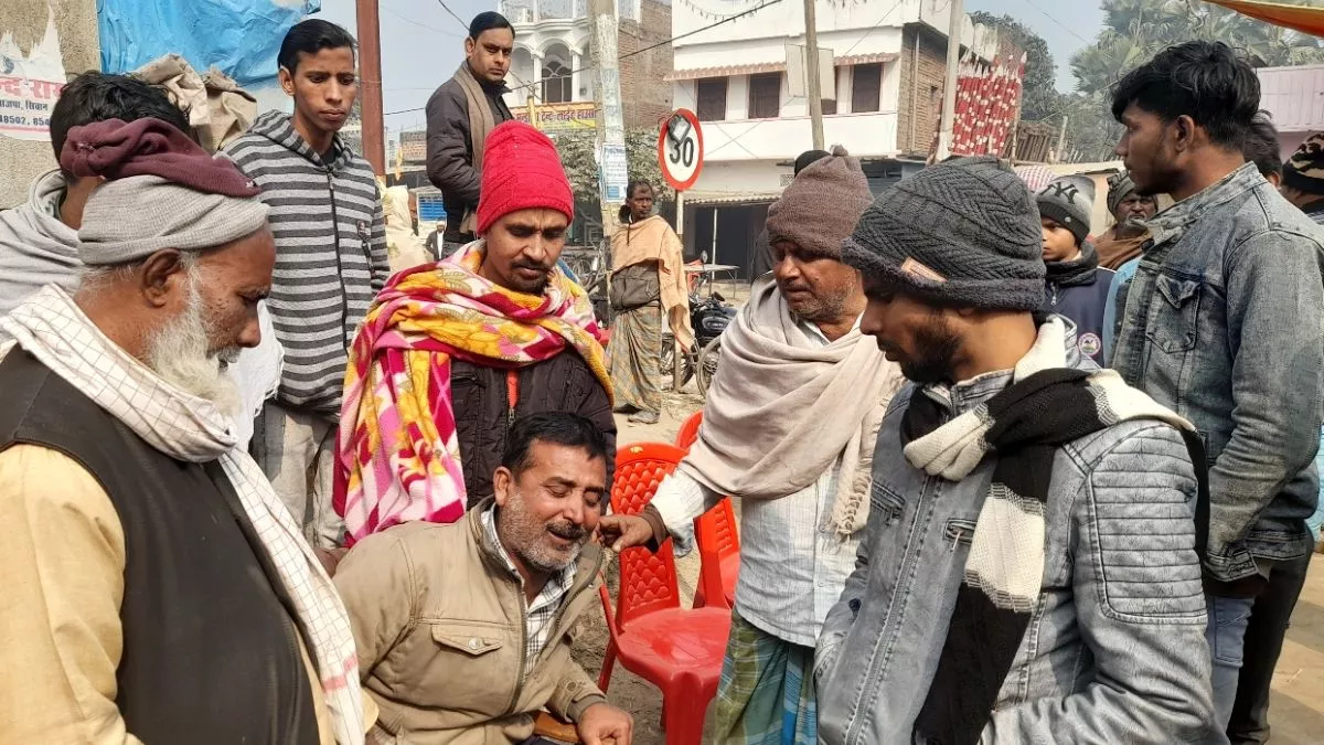 Siwan News: ट्रक की चपेट में आने से इंटर के छात्र की मौत, एक घायल; बहन के घर से लौटने वक्‍त हुआ हादसा