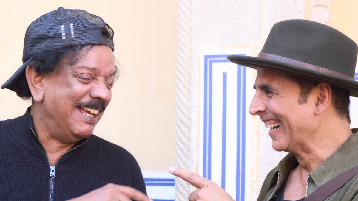 https://www.jagranimages.com/images/newimg/30012025/30_01_2025-akshay_kumar_birthday_wish_for_priyadarshan__23875484.jpg