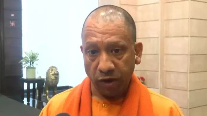 रुंधे गले से बोले योगी, ‘घटना दुखद है, मर्माहत करने वाली है।’