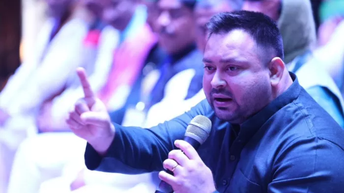 जमीनी पृष्ठभूमि मजबूत करने में जुटे तेजस्वी यादव। (फोटो एक्स हैंडल)