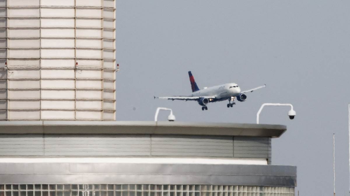 https://www.jagranimages.com/images/newimg/30012025/30_01_2025-plane_news_23875949.jpg