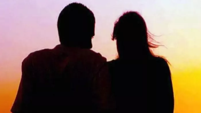 युवक ने युवती को गोली मारने के बाद खुद को मारी गोली। (सांकेतिक तस्वीर)