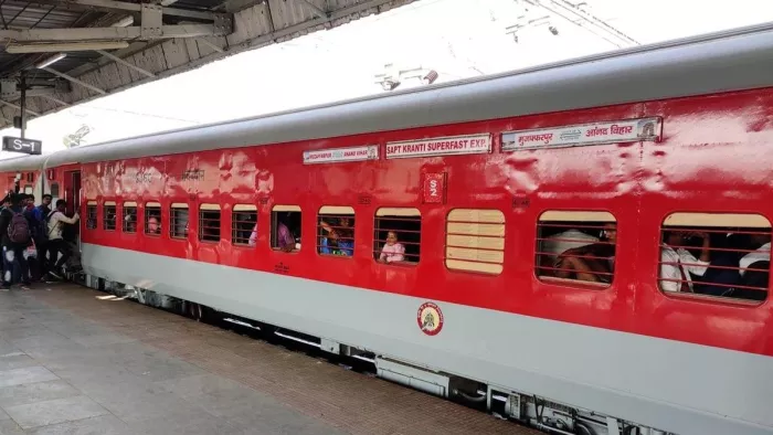 मुजफ्फरपुर-मोतिहारी रूट पर फिर दौड़ेंगी ट्रेनें, सप्तक्रांति और अवध एक्सप्रेस को लेकर भी आया अपडेट