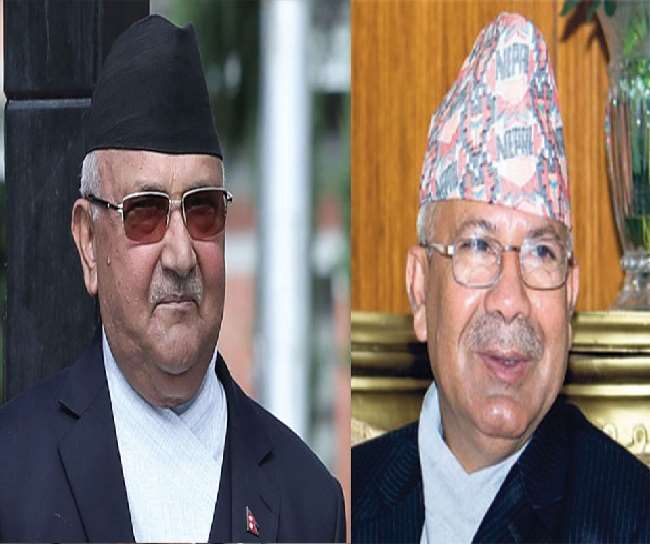 प्रधानमंत्री केपी शर्मा ओली पूर्व प्रधानमंत्री तथा पार्टी में प्रतिद्वंद्वी गुट के नेता माधव कुमार नेपाल